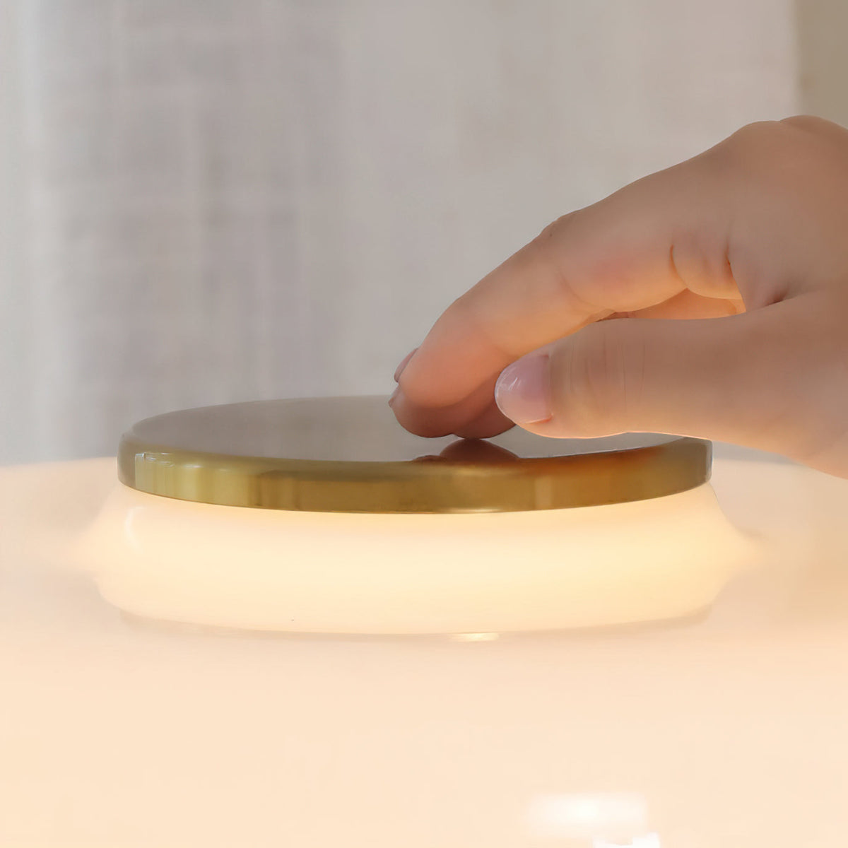 Orelinielle Table Lamp