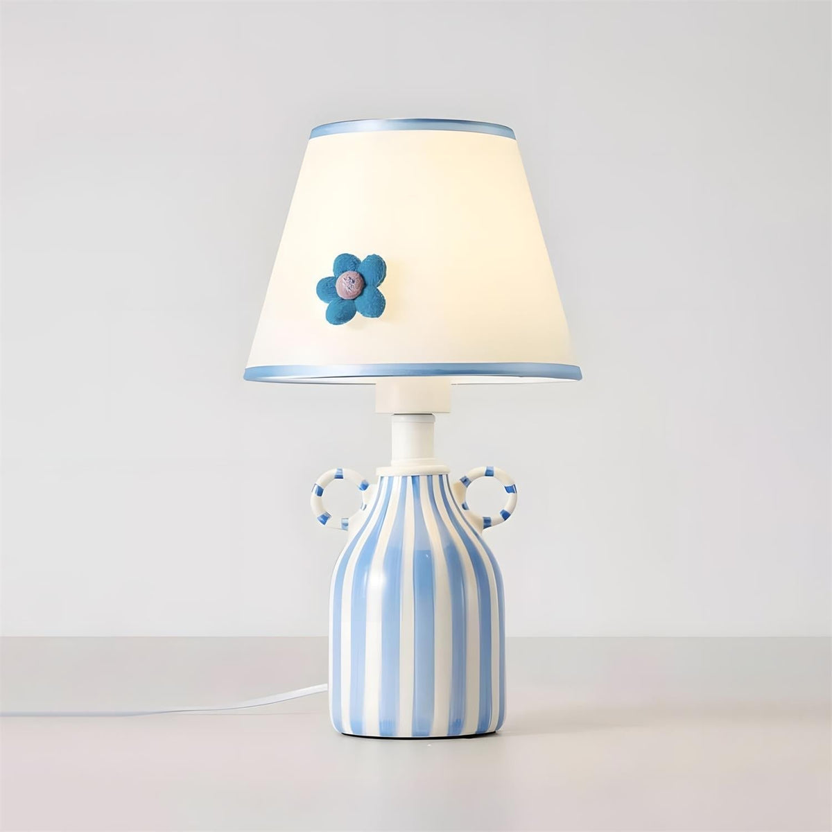 Aveneniella Table Lamp