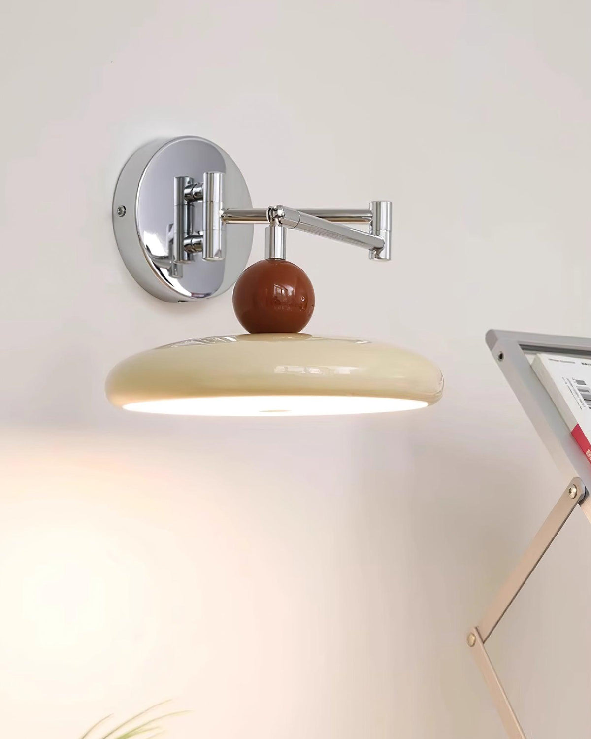 Ovelle Wall Lamp