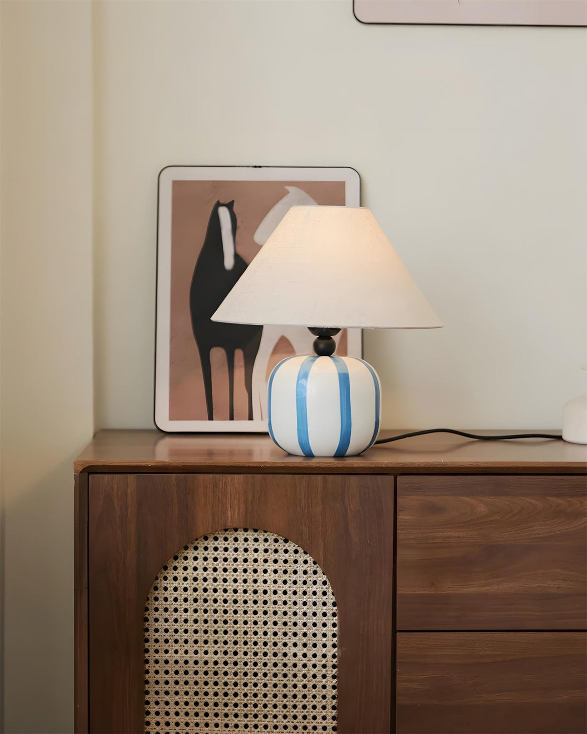 Avenalielle Bliss Table Lamp