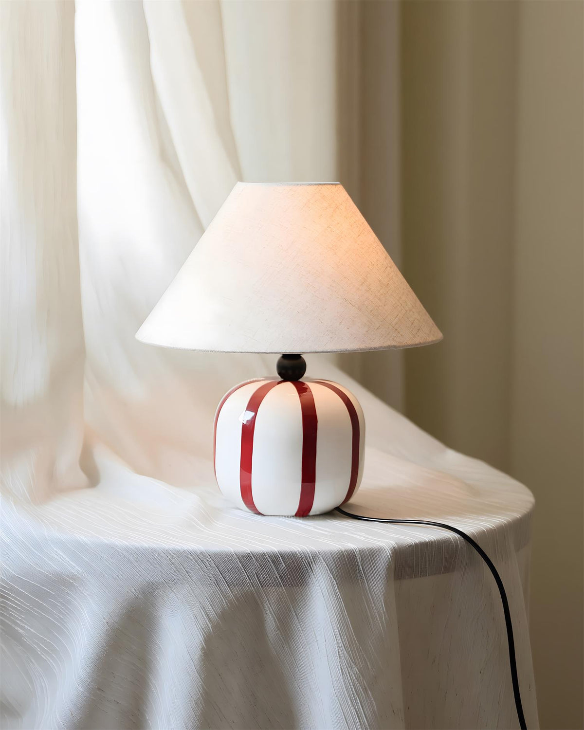 Avenalielle Bliss Table Lamp