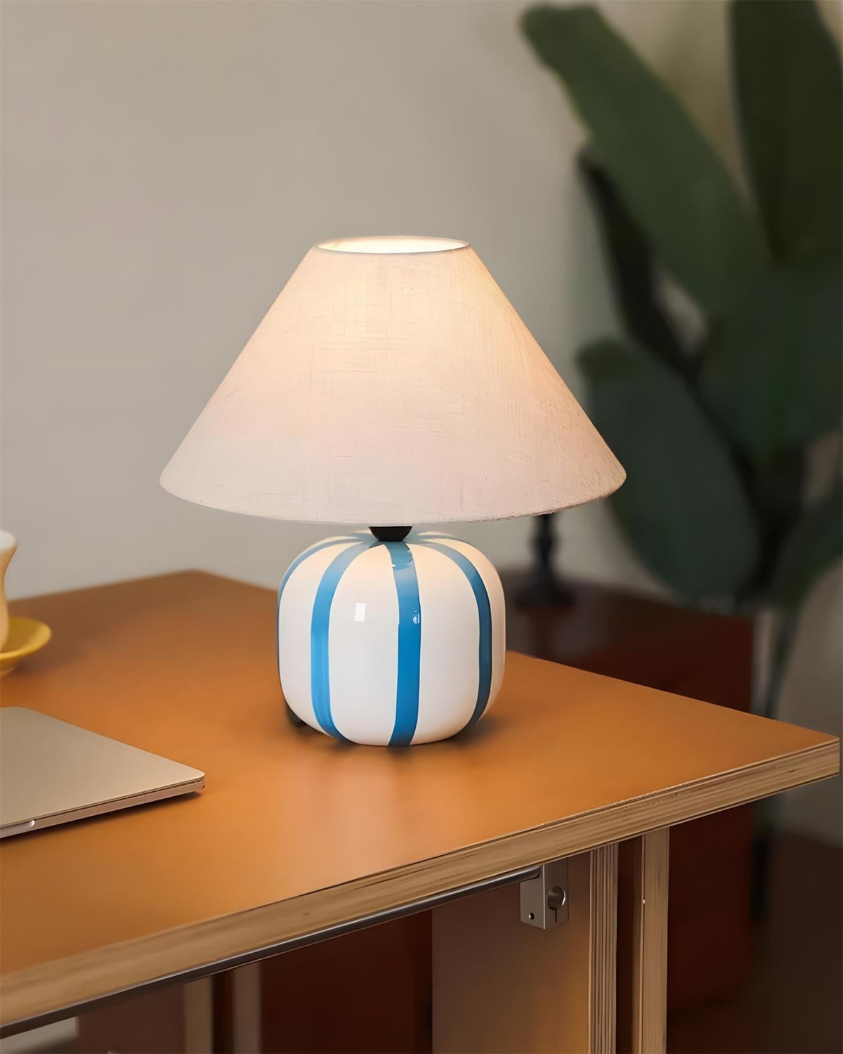 Avenalielle Bliss Table Lamp
