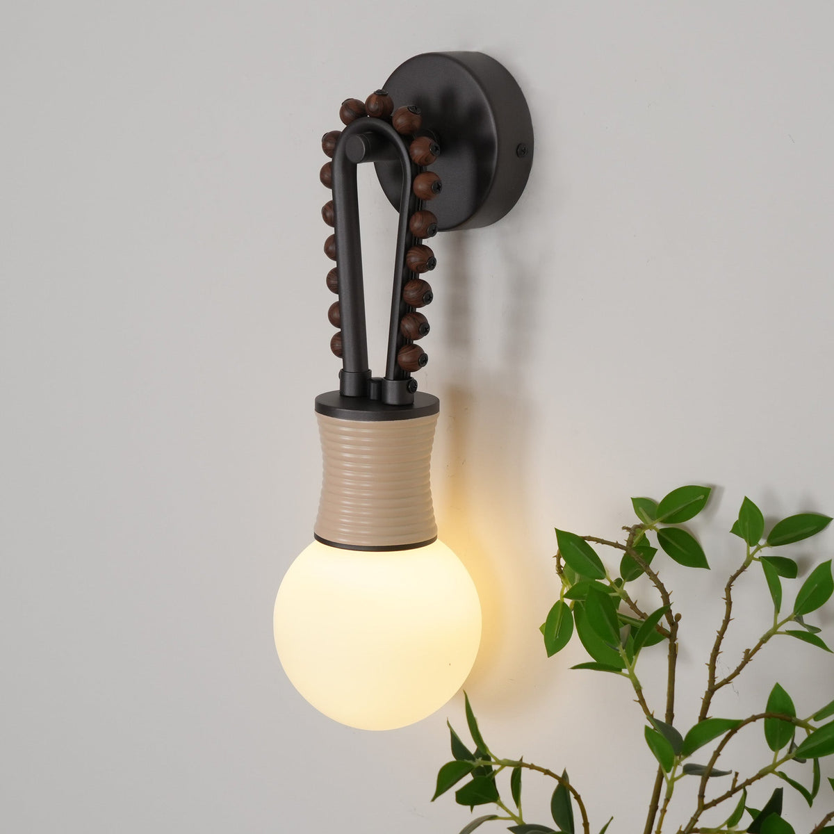 Velisora Wall Lamp