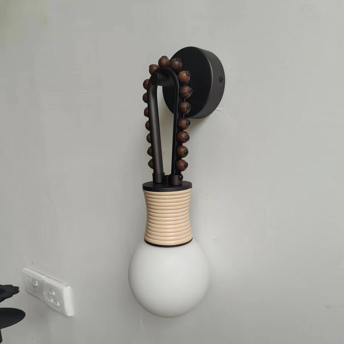 Velisora Wall Lamp