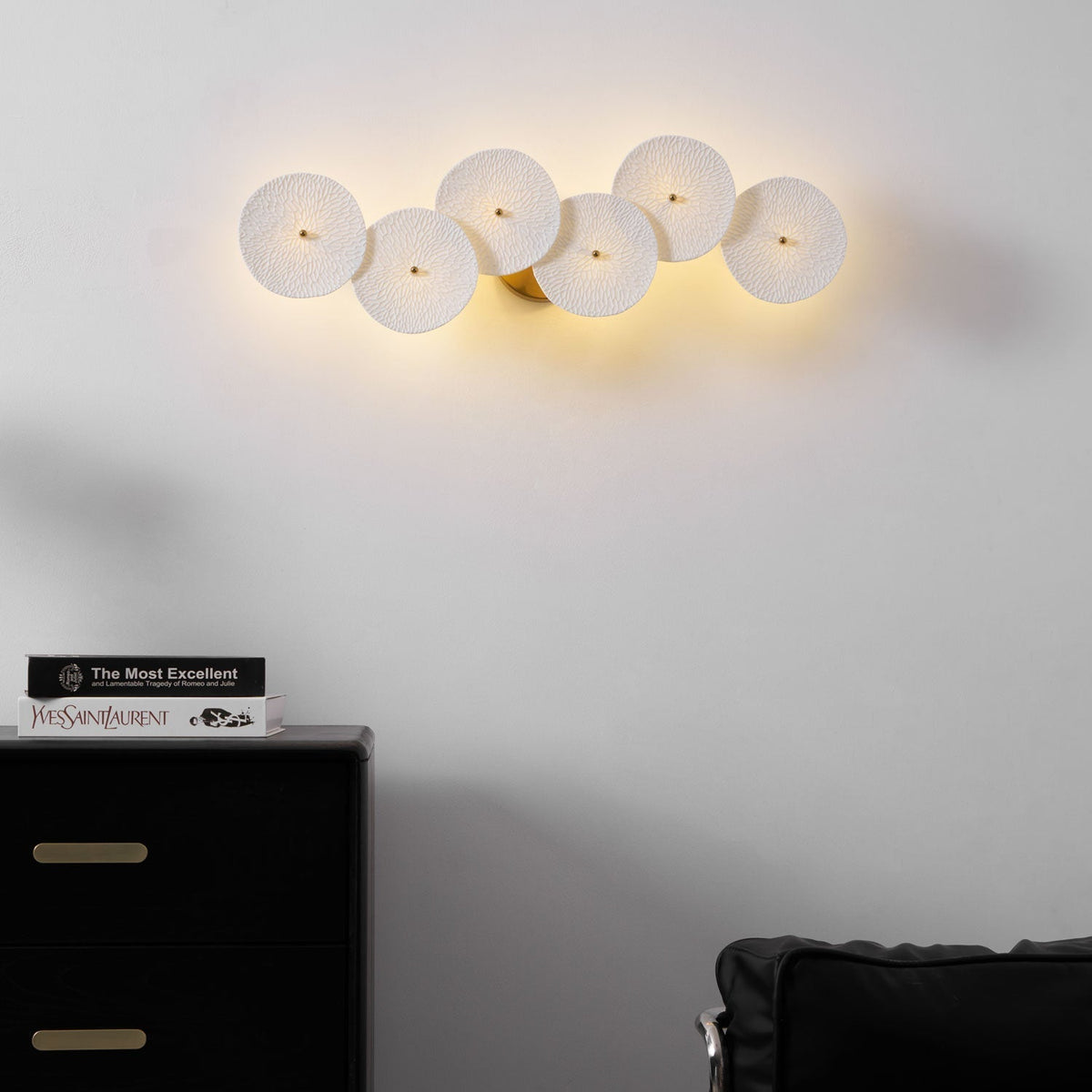 Jesse Elegance Nordic Art Petal Wall Lamp