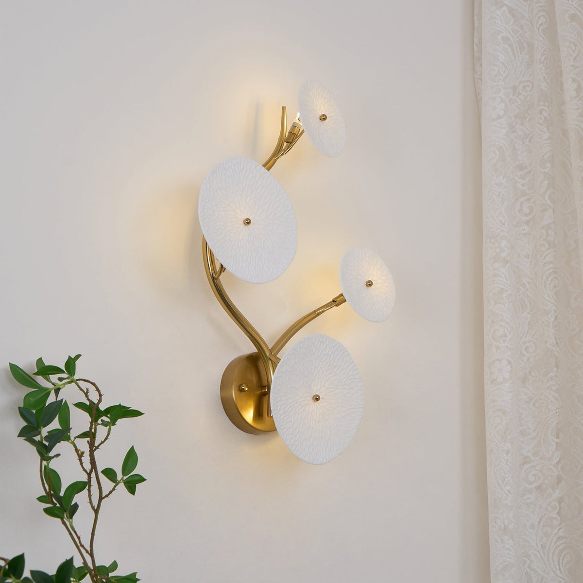 Begovom Lotus Petal Wall Lamp