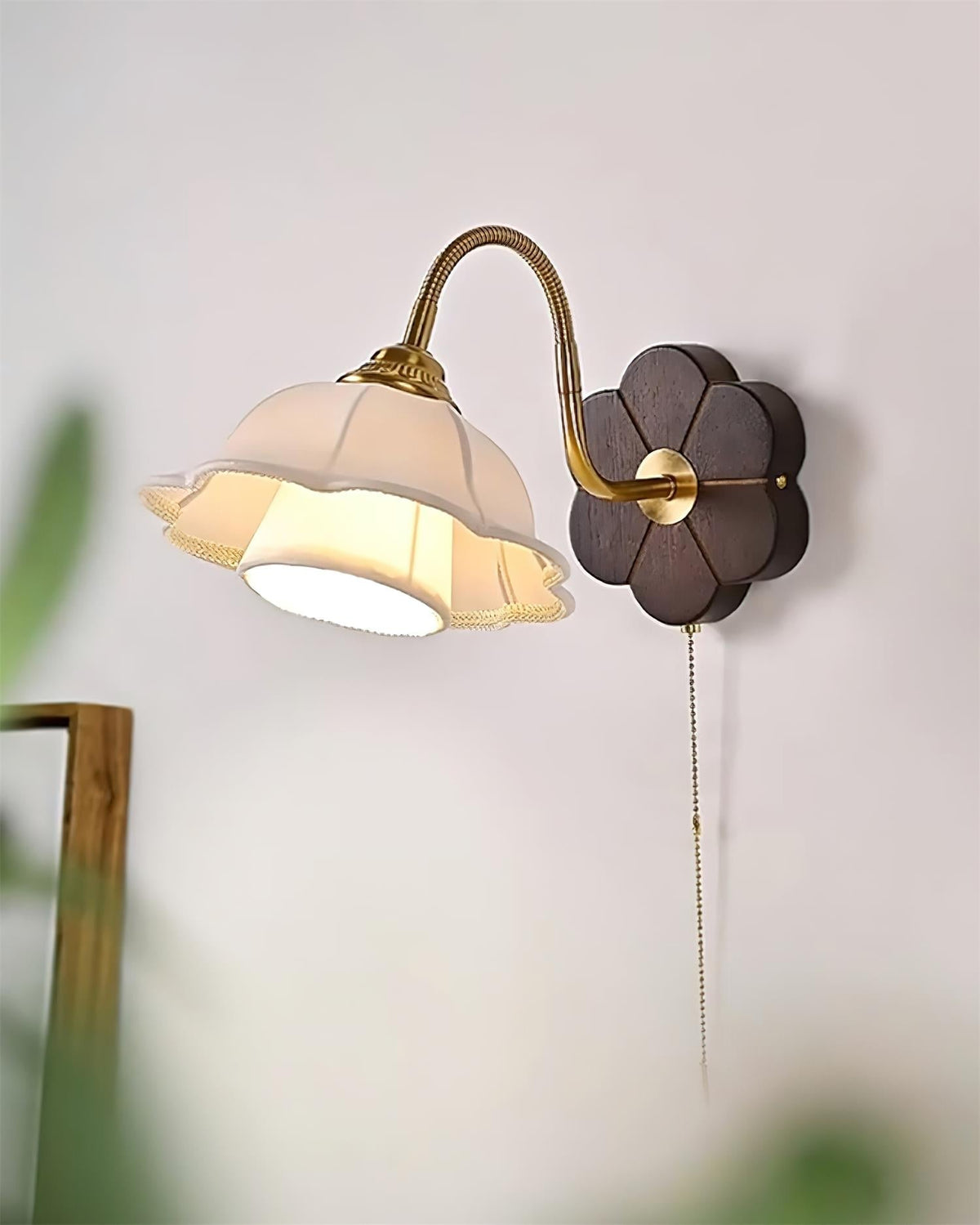 Renuaria Wall Lamp