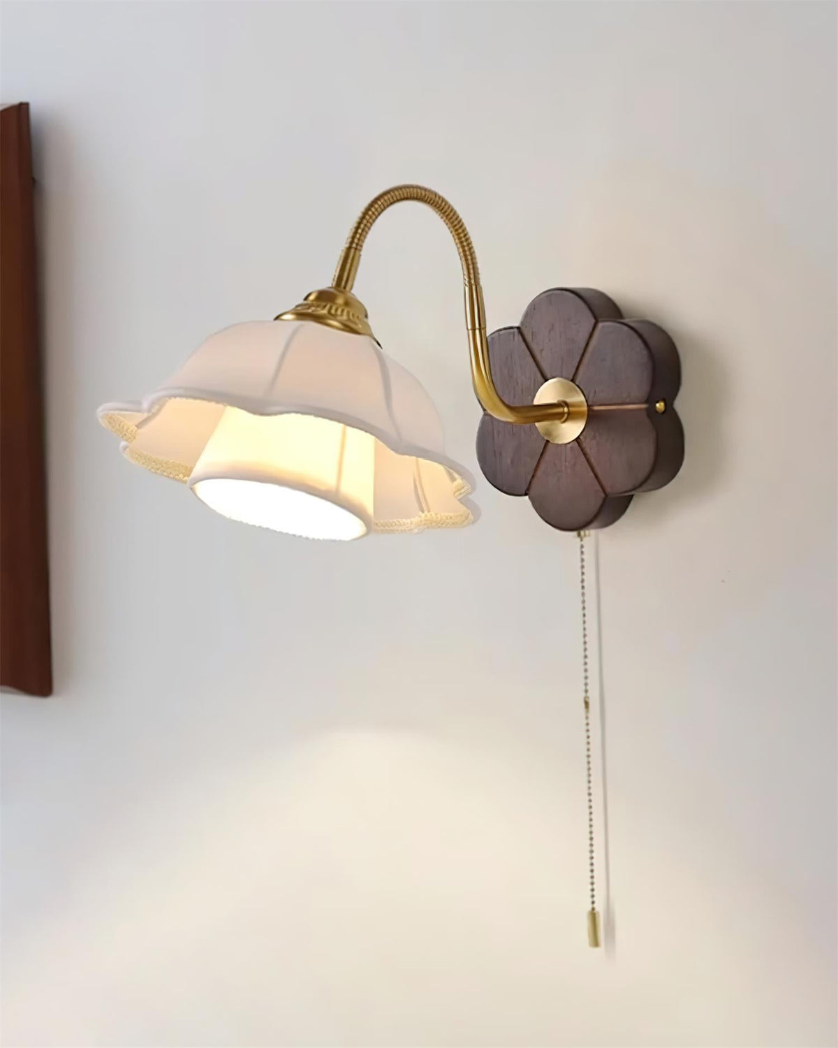 Renuaria Wall Lamp