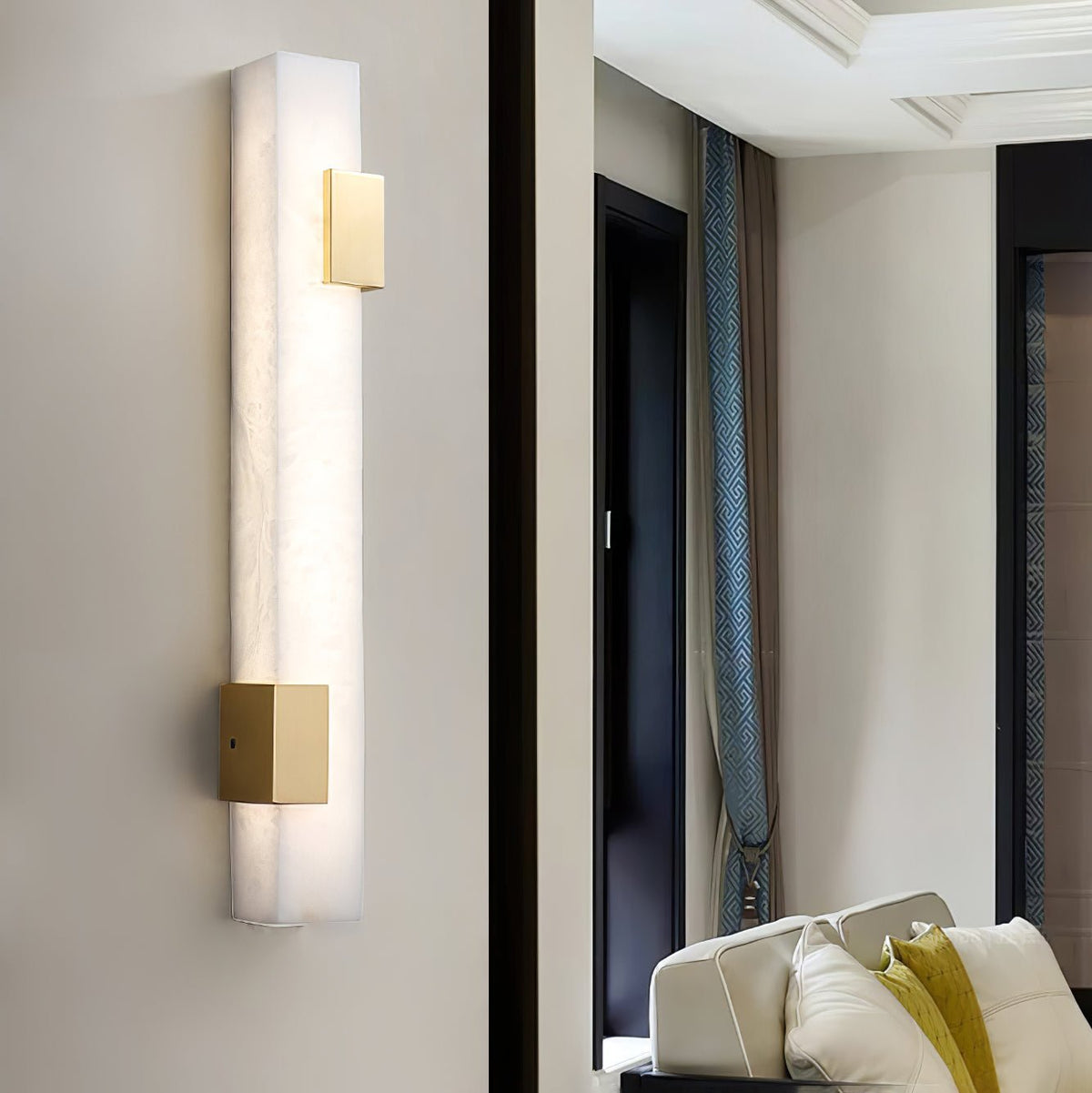 Eos Linear Alabaster Wall Light