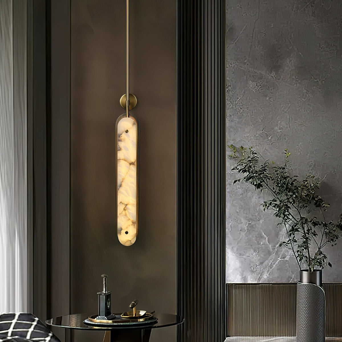 Ilaeir Vertical Alabaster Pendant Light