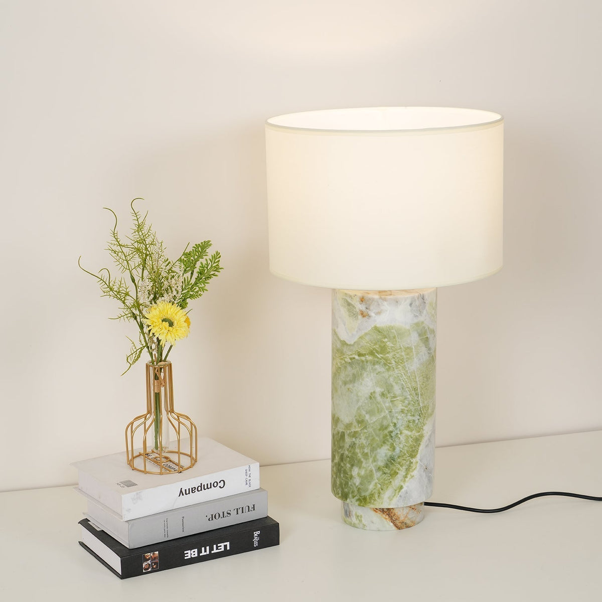 Viraelella Table Lamp