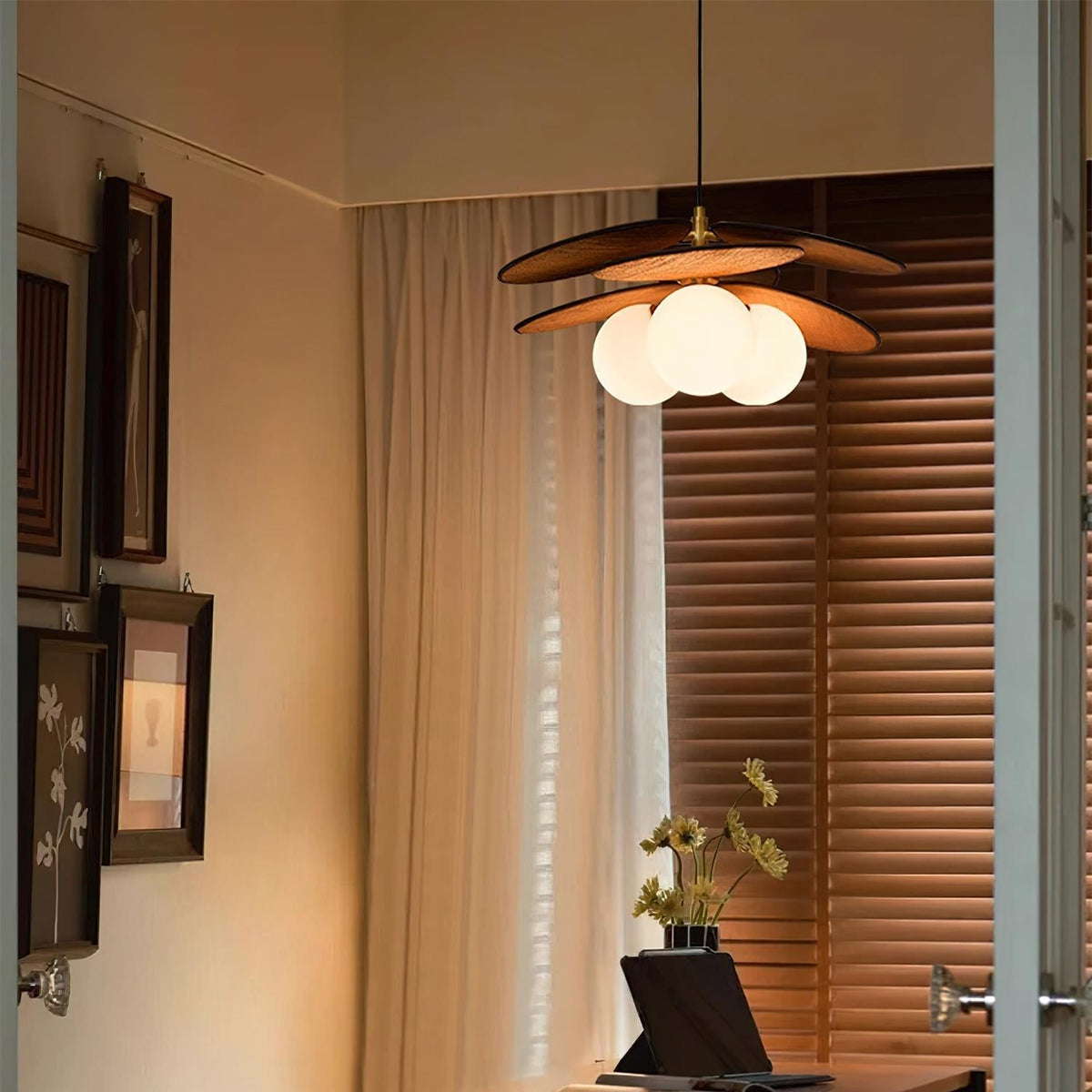 Elvo Wooden Petal Pendant Light