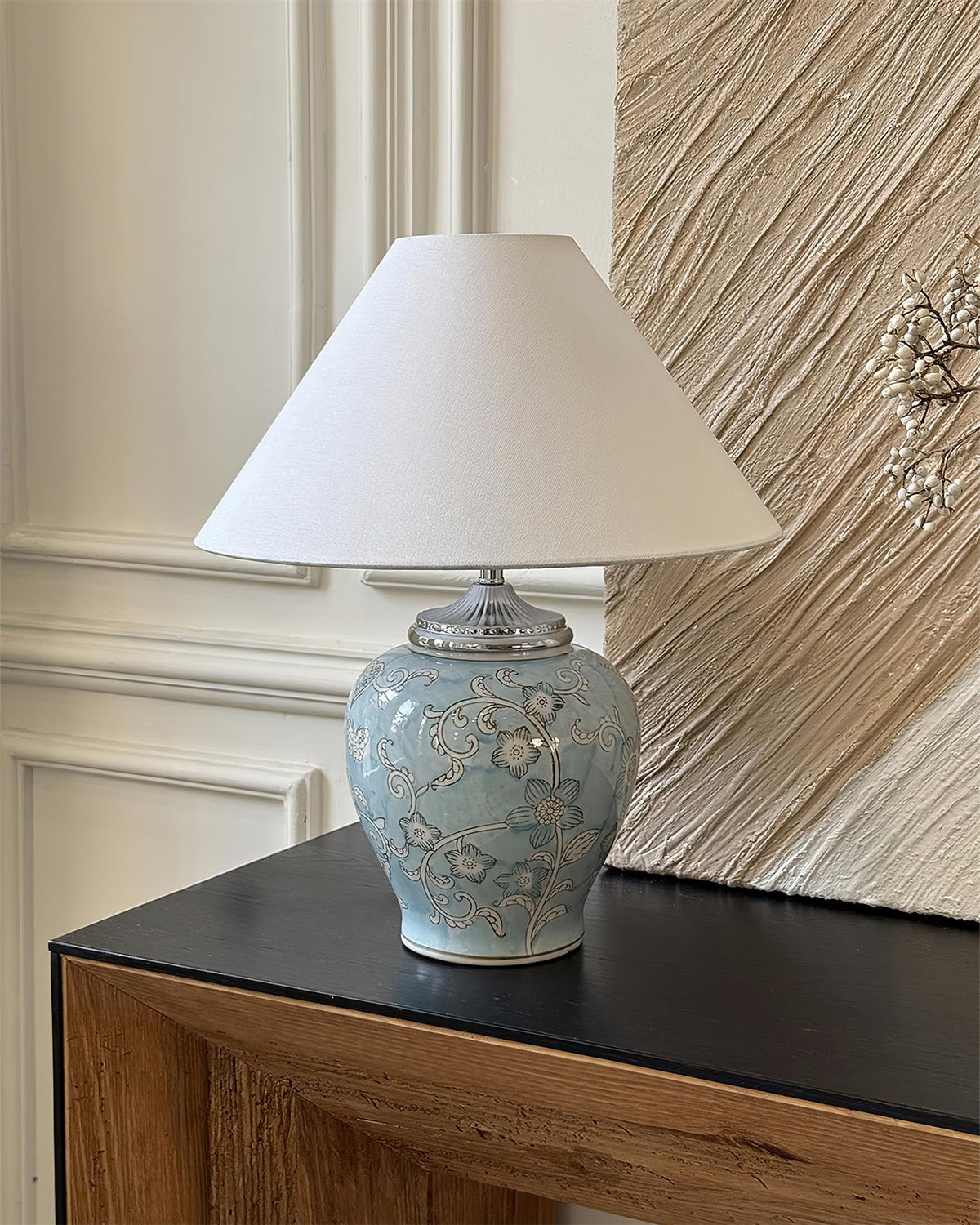 Viraarira Table Lamp