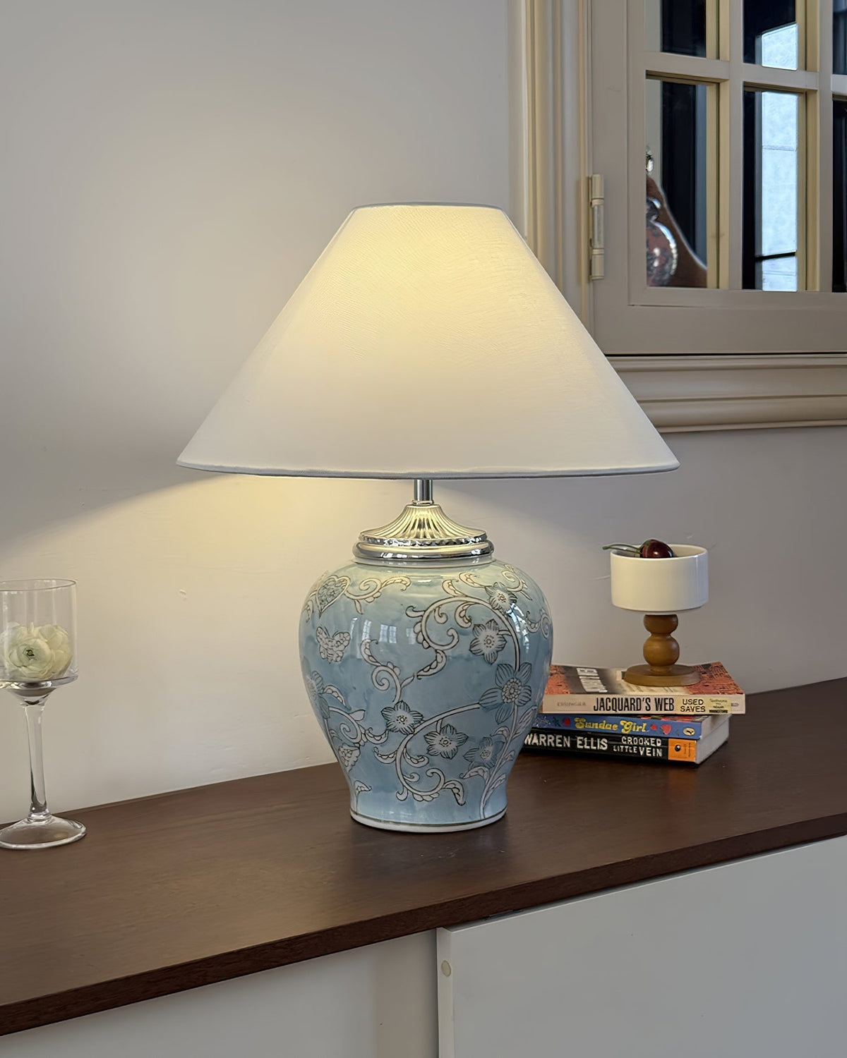 Viraarira Table Lamp