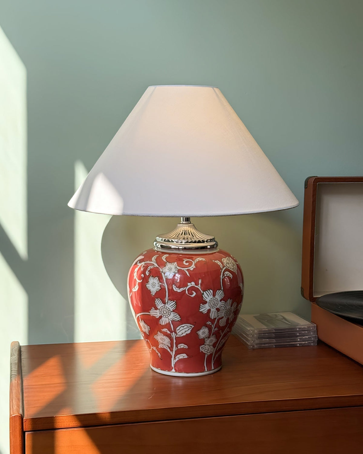 Viraarira Table Lamp