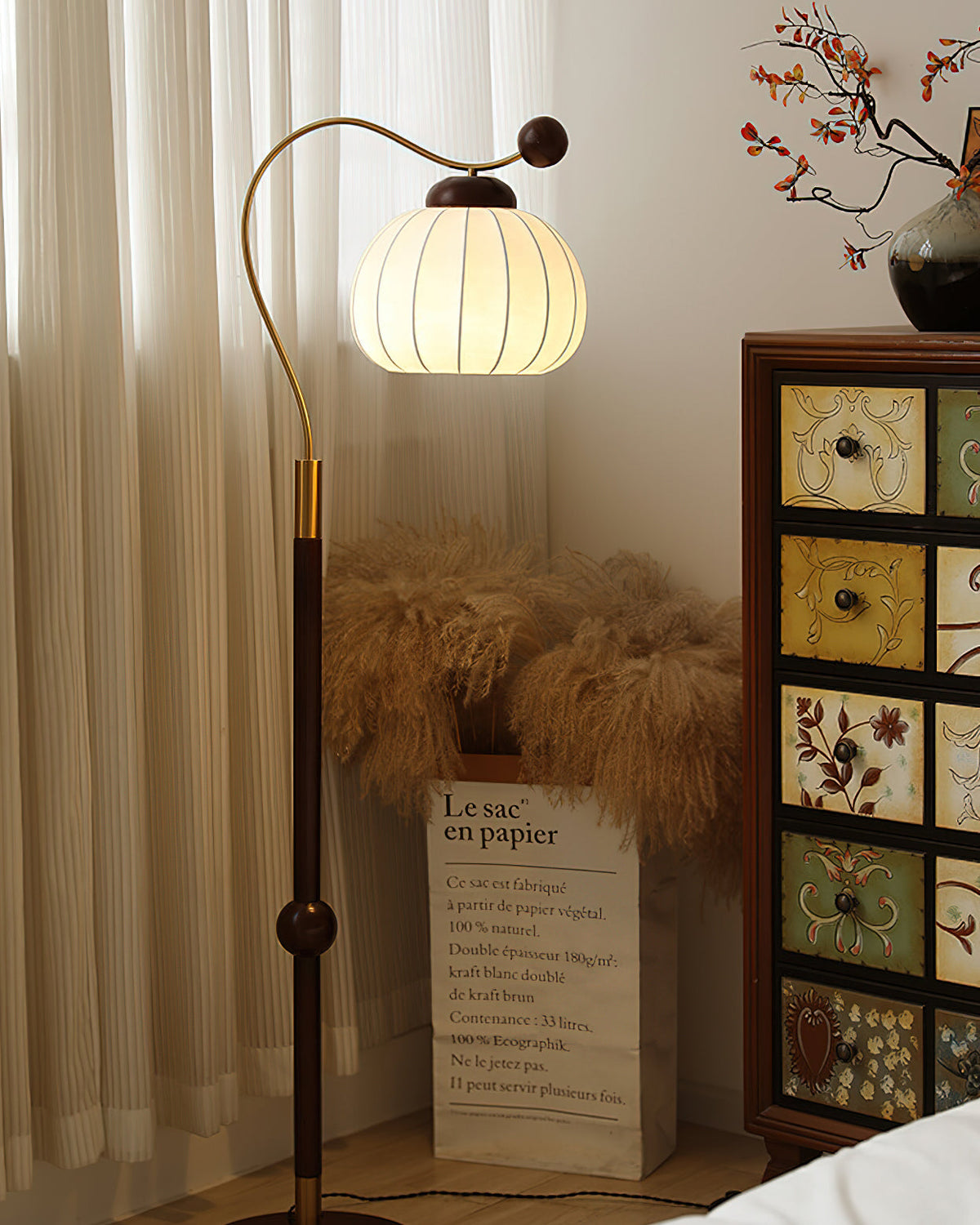 Lumanella Floor Lamp