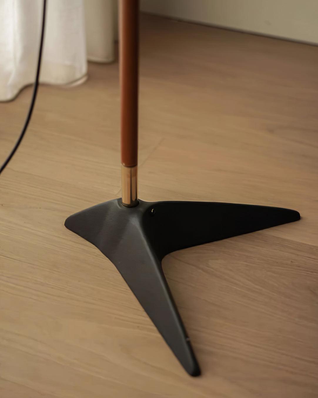 Elairira Floor Lamp