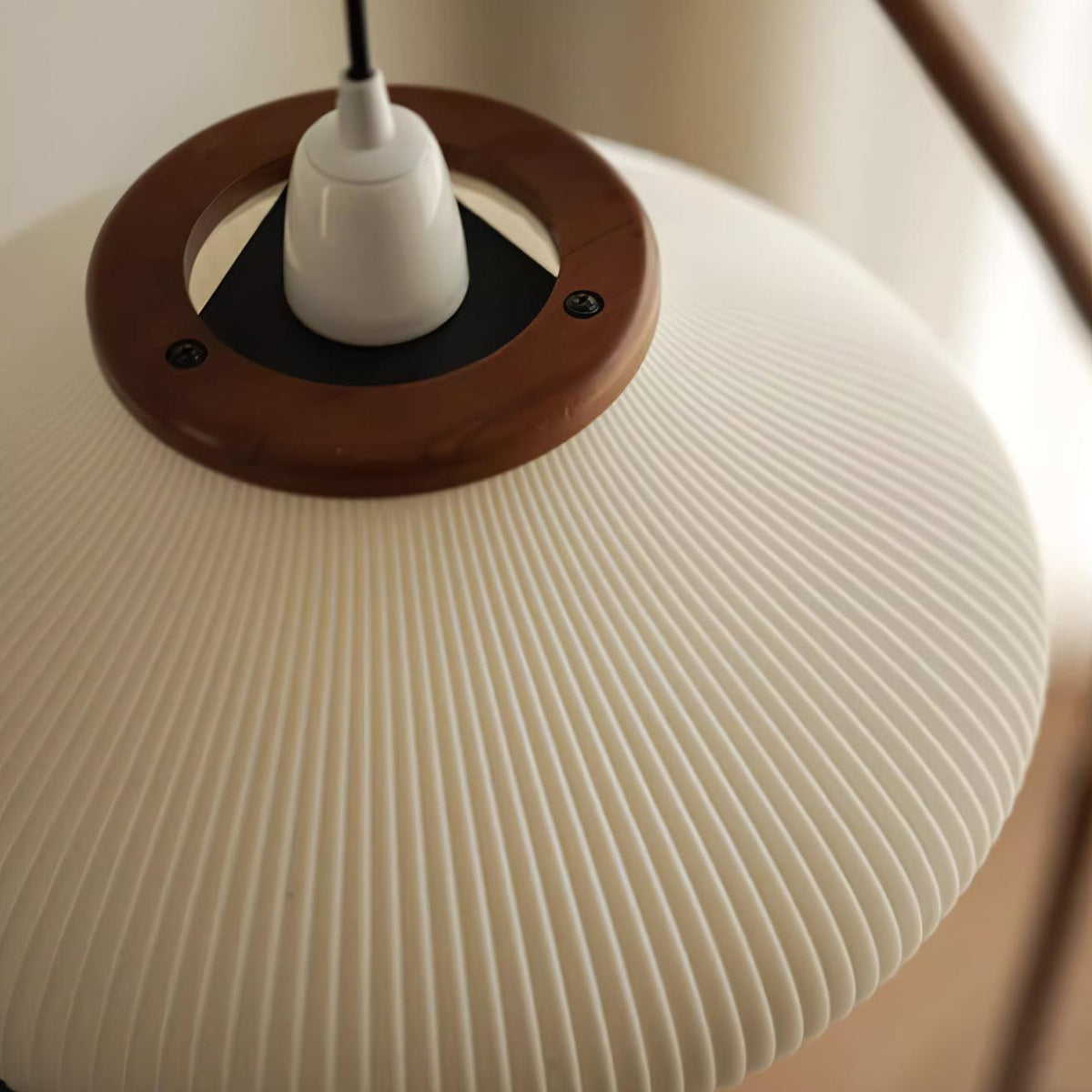 Elairira Floor Lamp