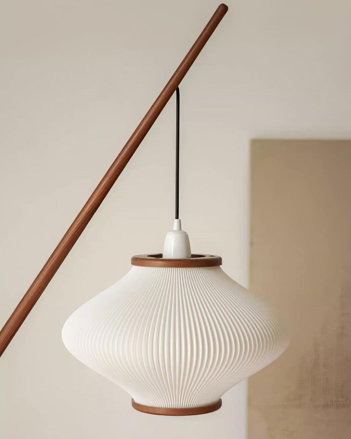 Elairira Floor Lamp