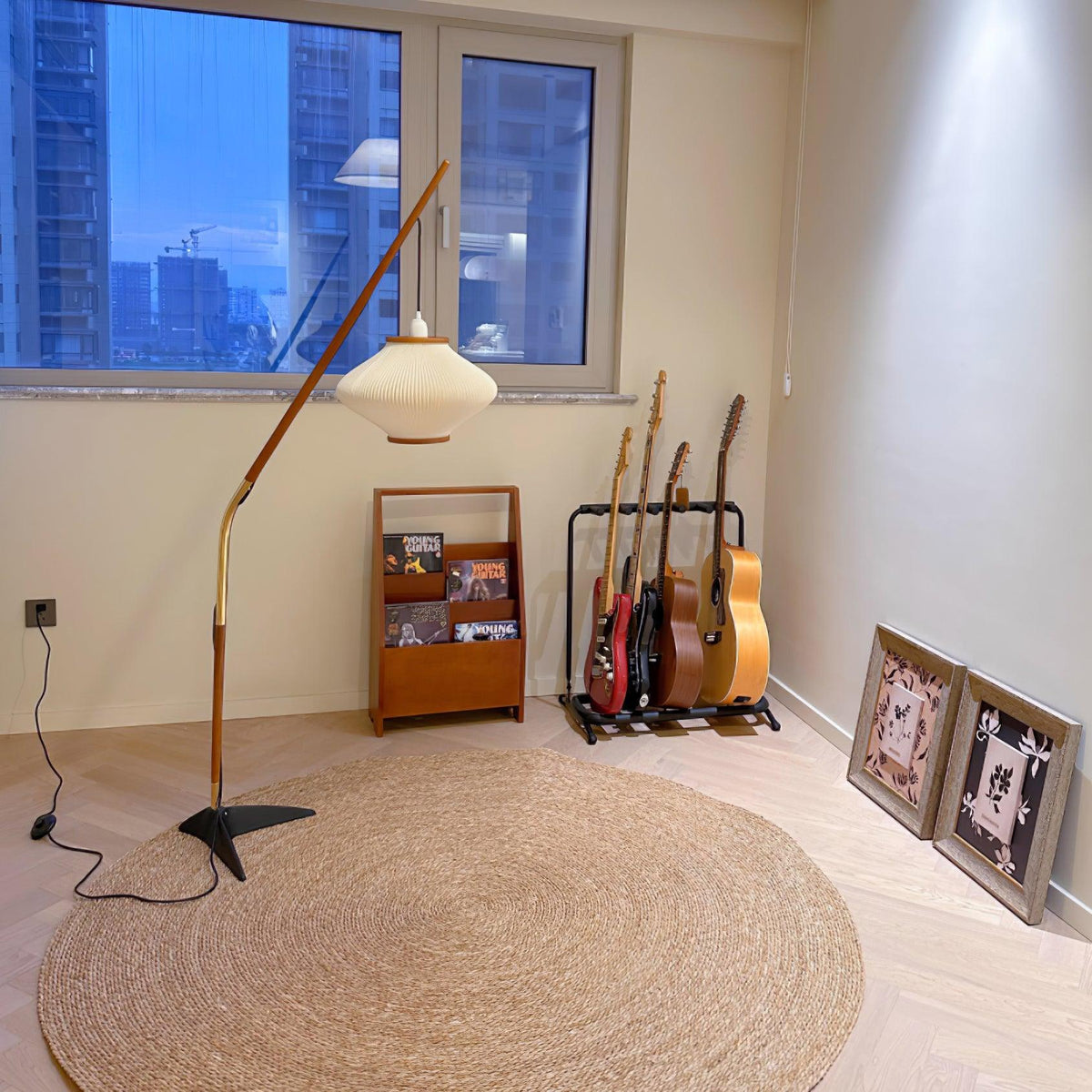 Elairira Floor Lamp