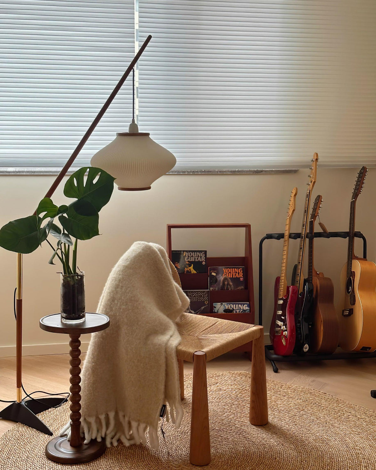 Elairira Floor Lamp