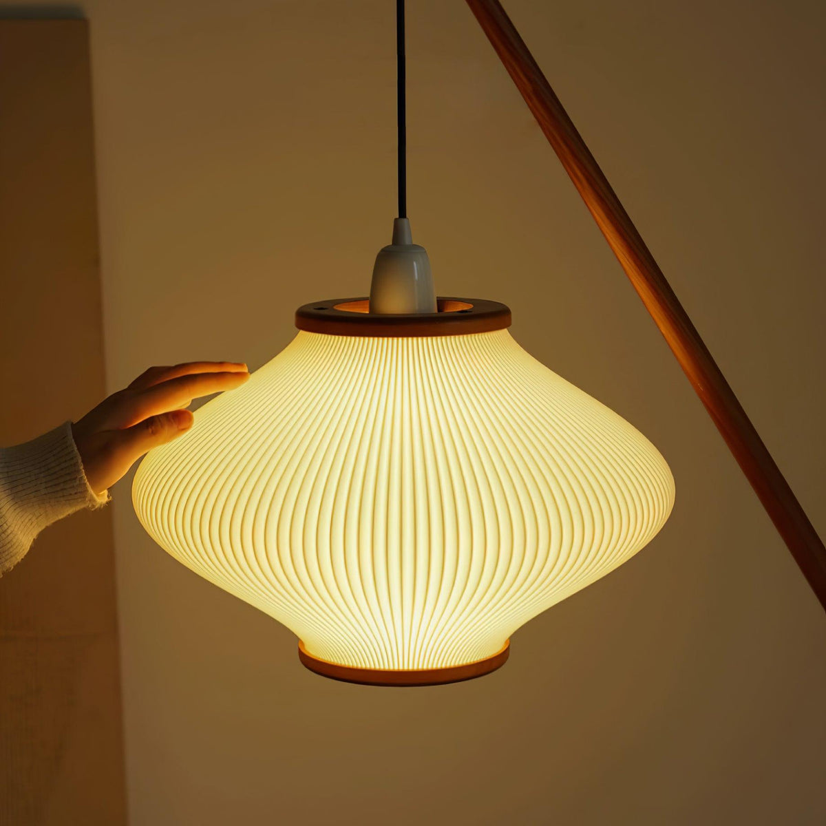 Elairira Floor Lamp