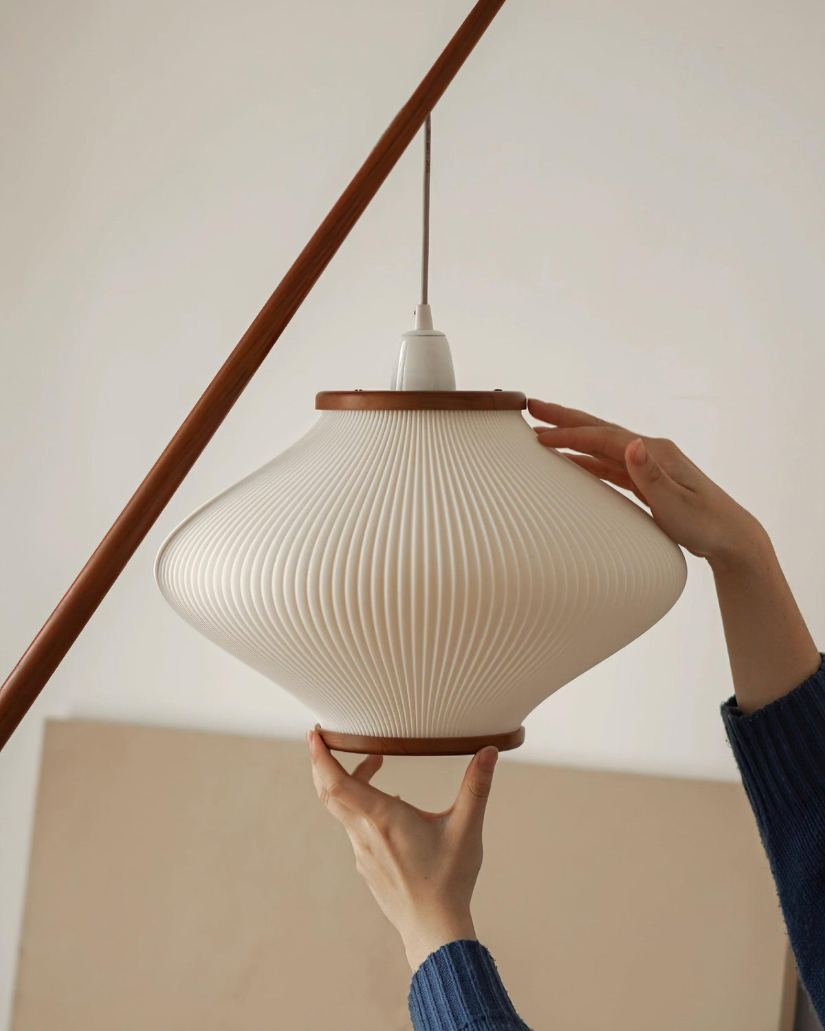 Elairira Floor Lamp