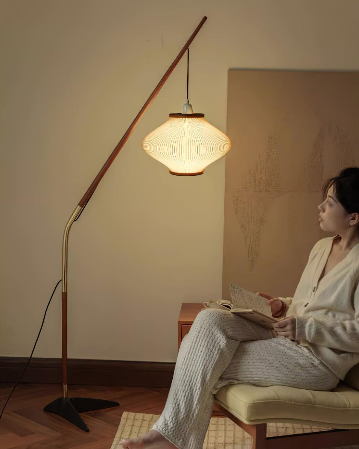 Elairira Floor Lamp