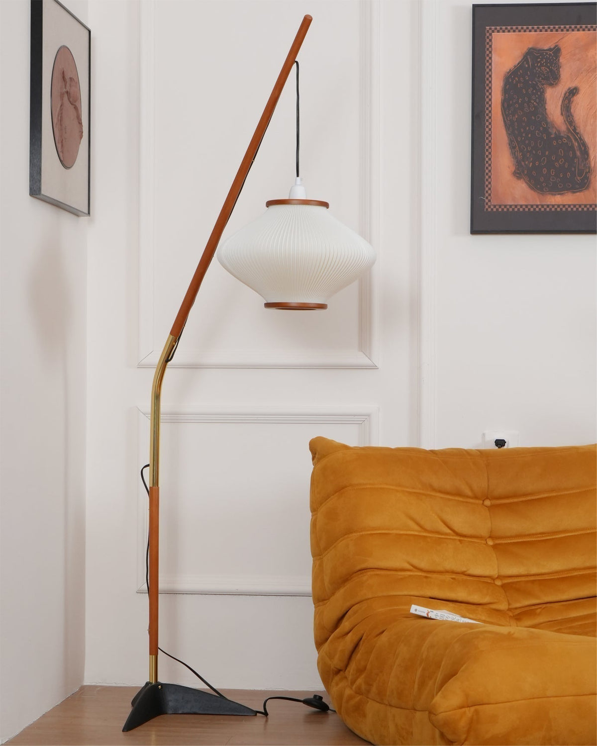 Elairira Floor Lamp