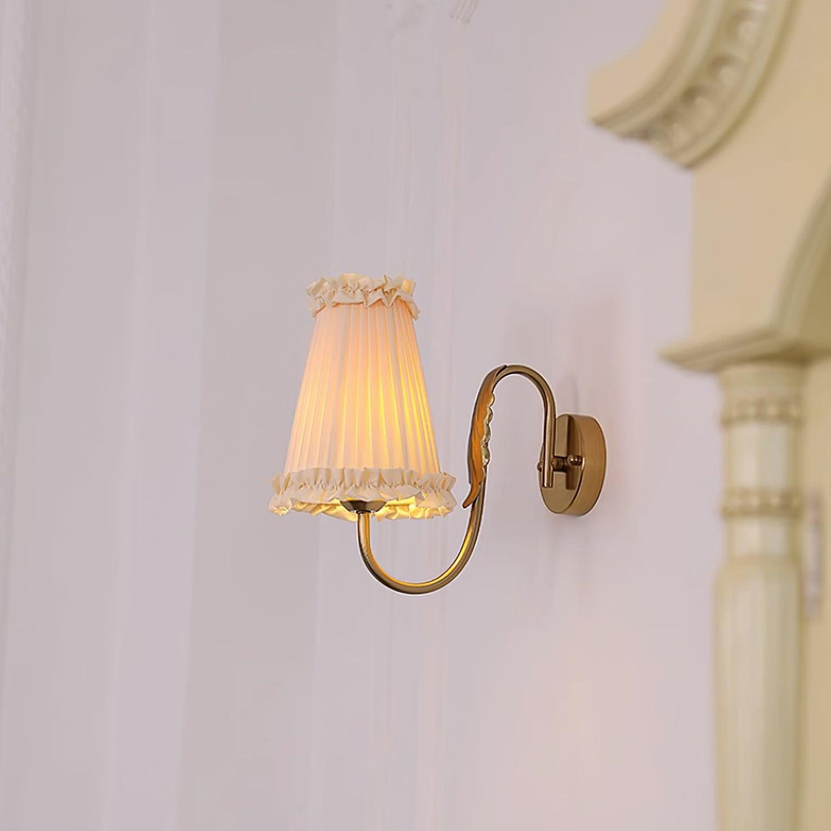 Mcveigh Refined Vintage Gold Finish Wall Lamp