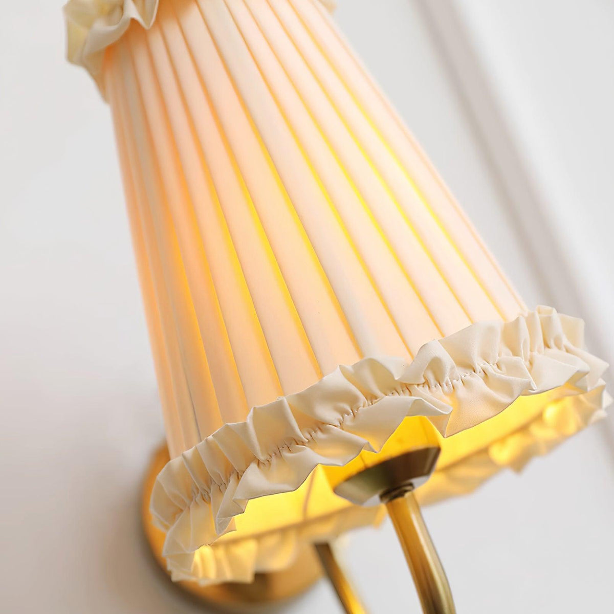 Mcveigh Refined Vintage Gold Finish Wall Lamp