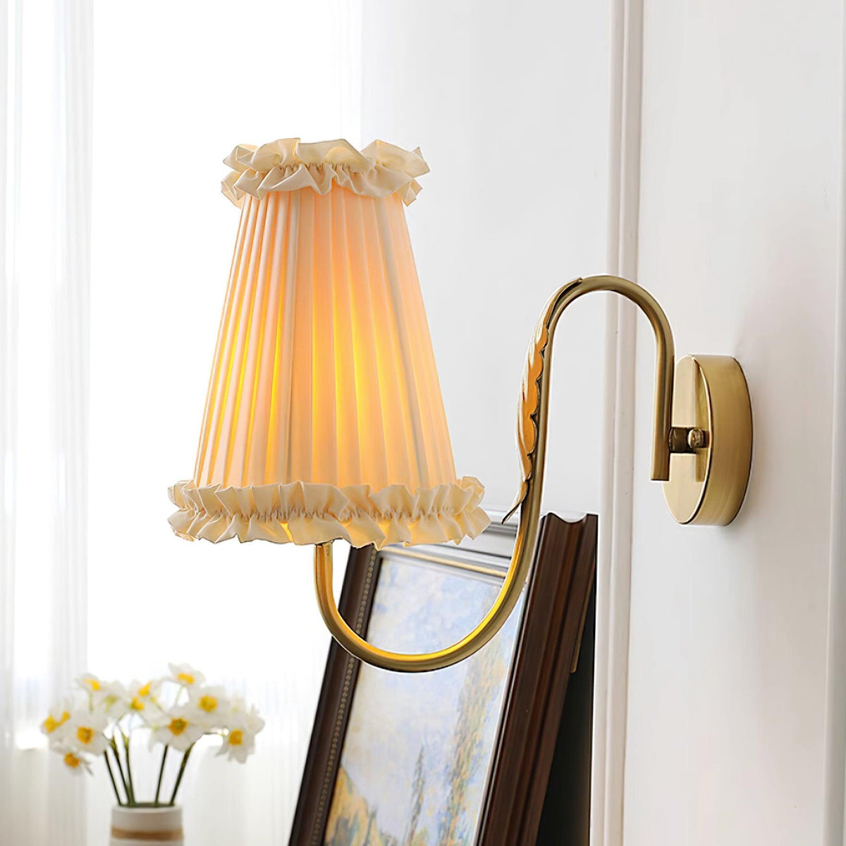 Mcveigh Refined Vintage Gold Finish Wall Lamp