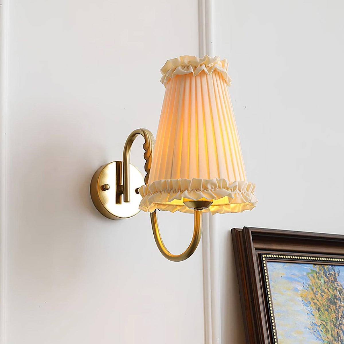 Mcveigh Refined Vintage Gold Finish Wall Lamp