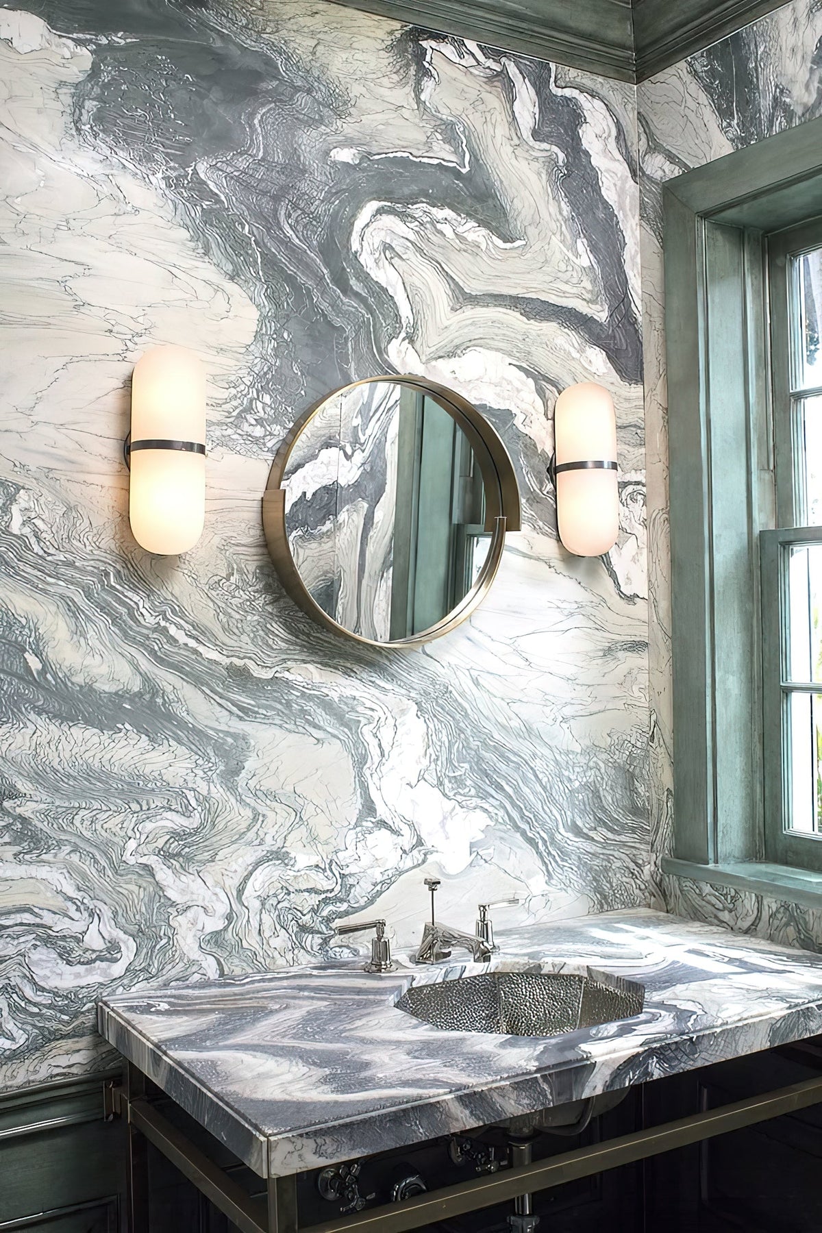 Albanora Pill Form Alabaster Sconce Wall Lamp