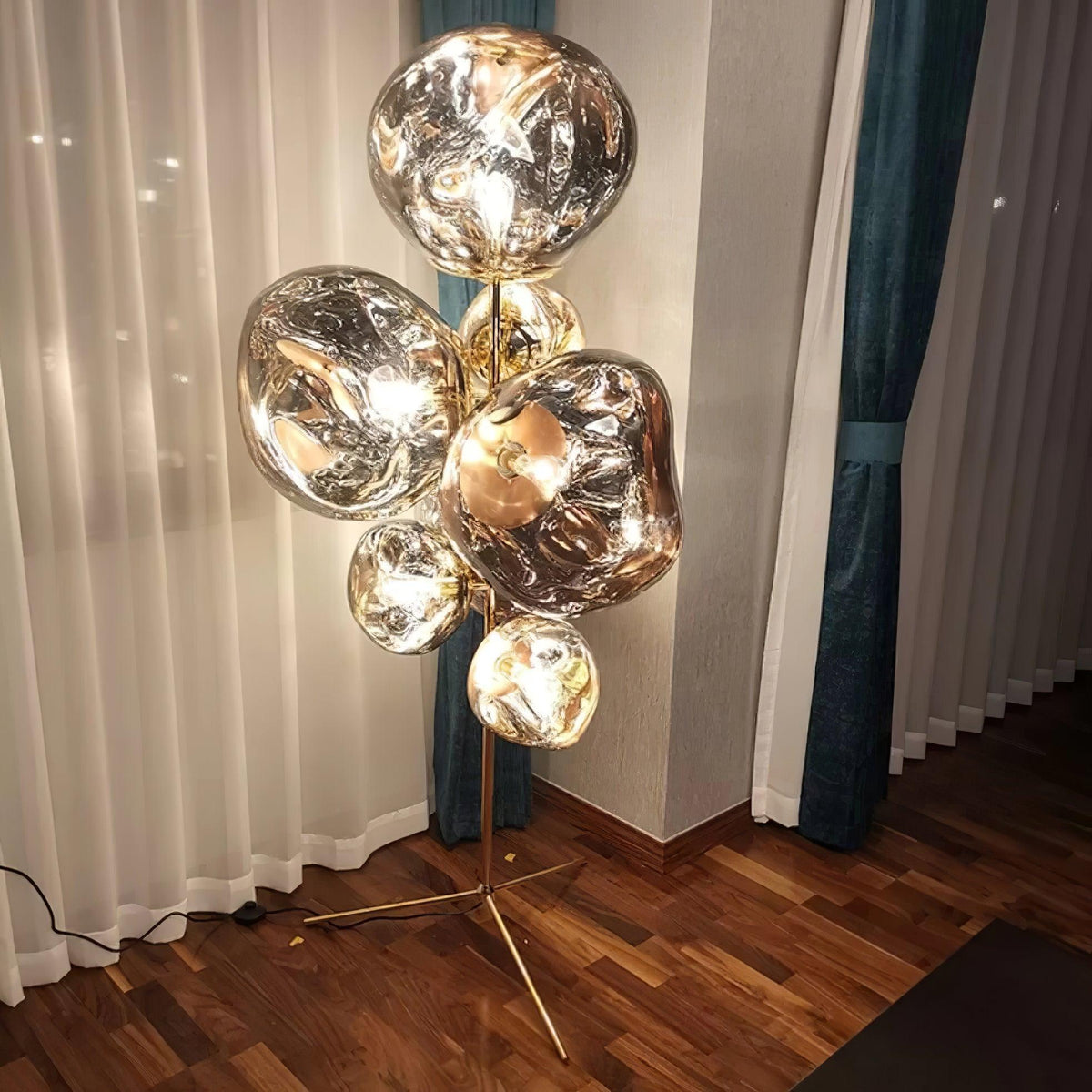 Calalielle Floor Lamp