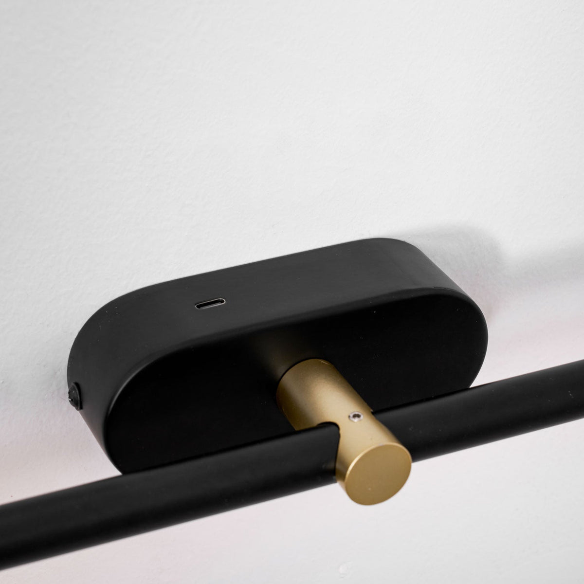Viraaielle Wall Lamp