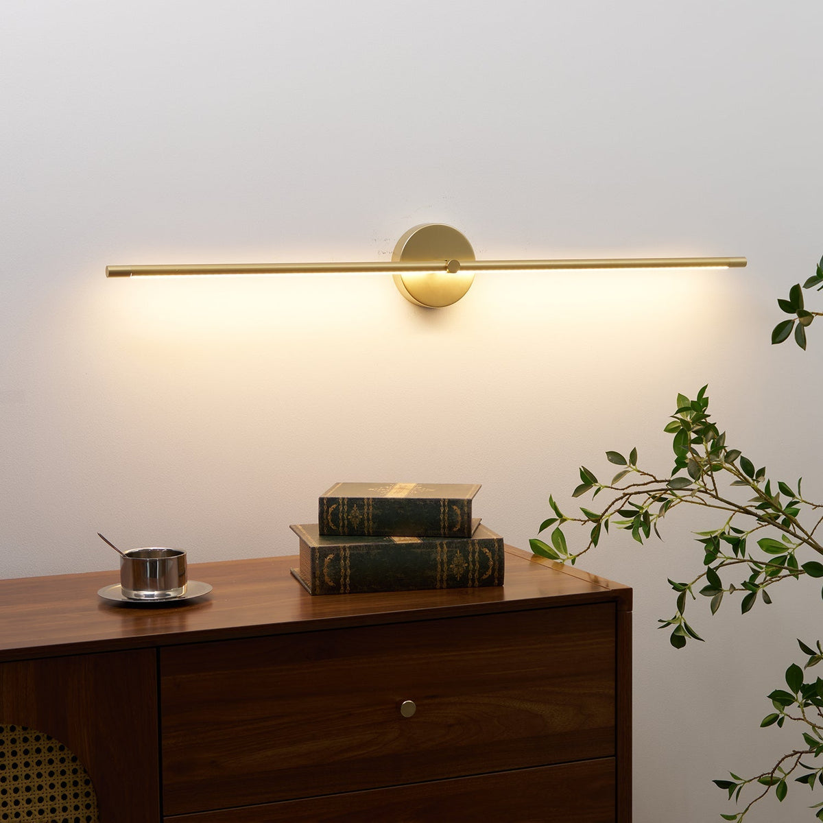 Minimalist Modern Minimalist Linear LED Plug-in Wall Lamp