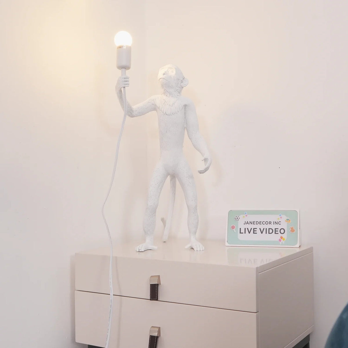 Velaeria Table Lamp