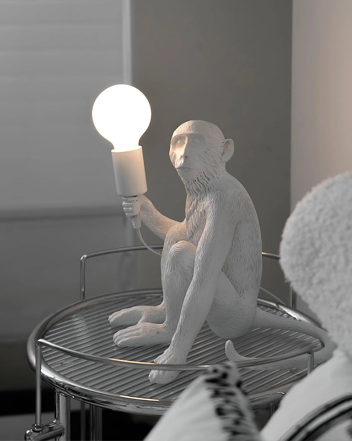Velaeria Table Lamp