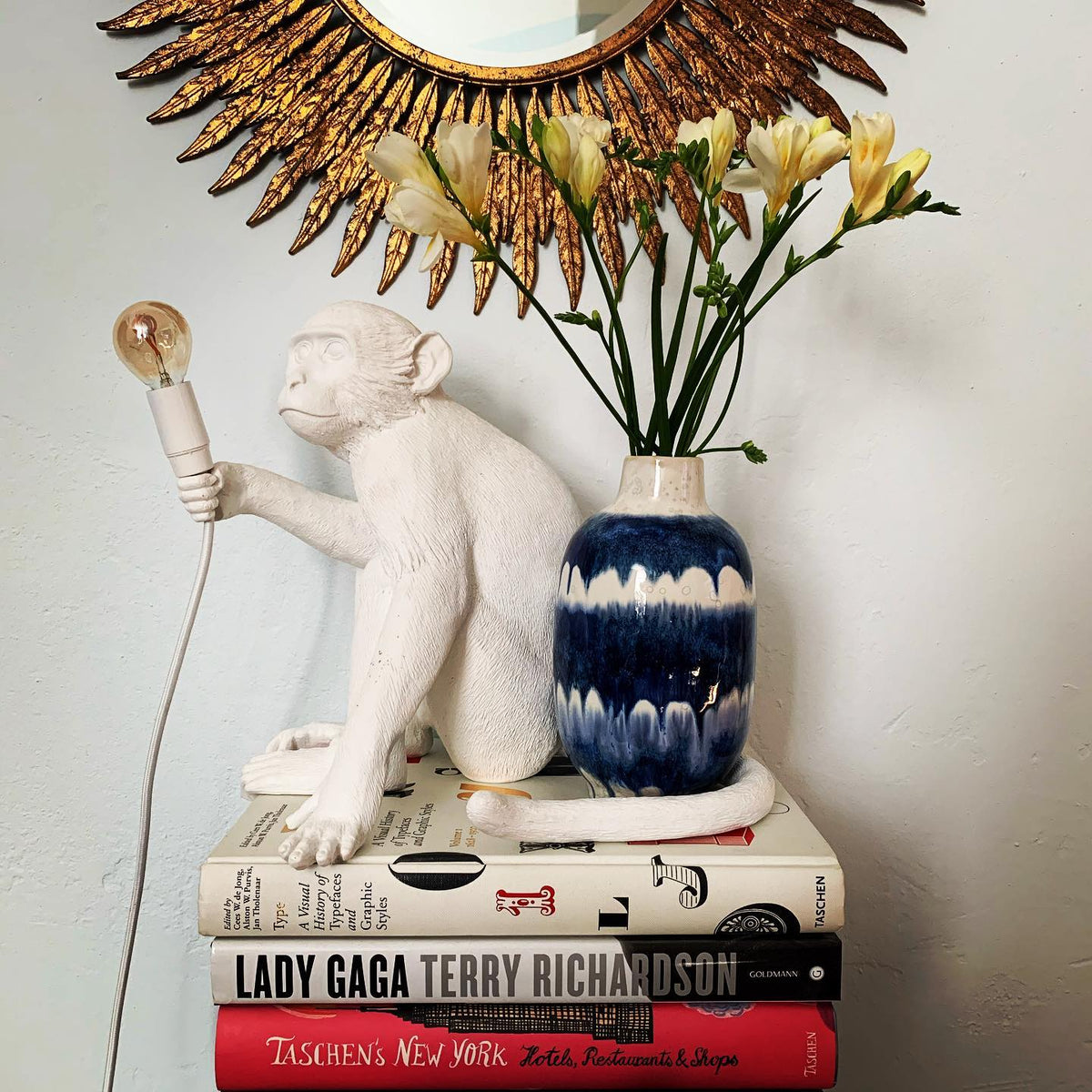 Velaeria Table Lamp