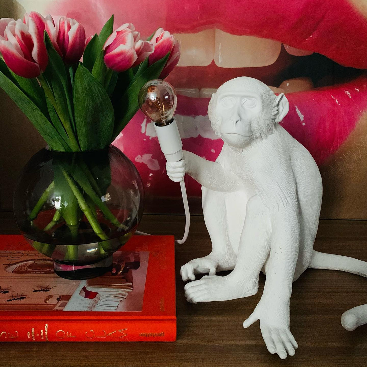 Velaeria Table Lamp