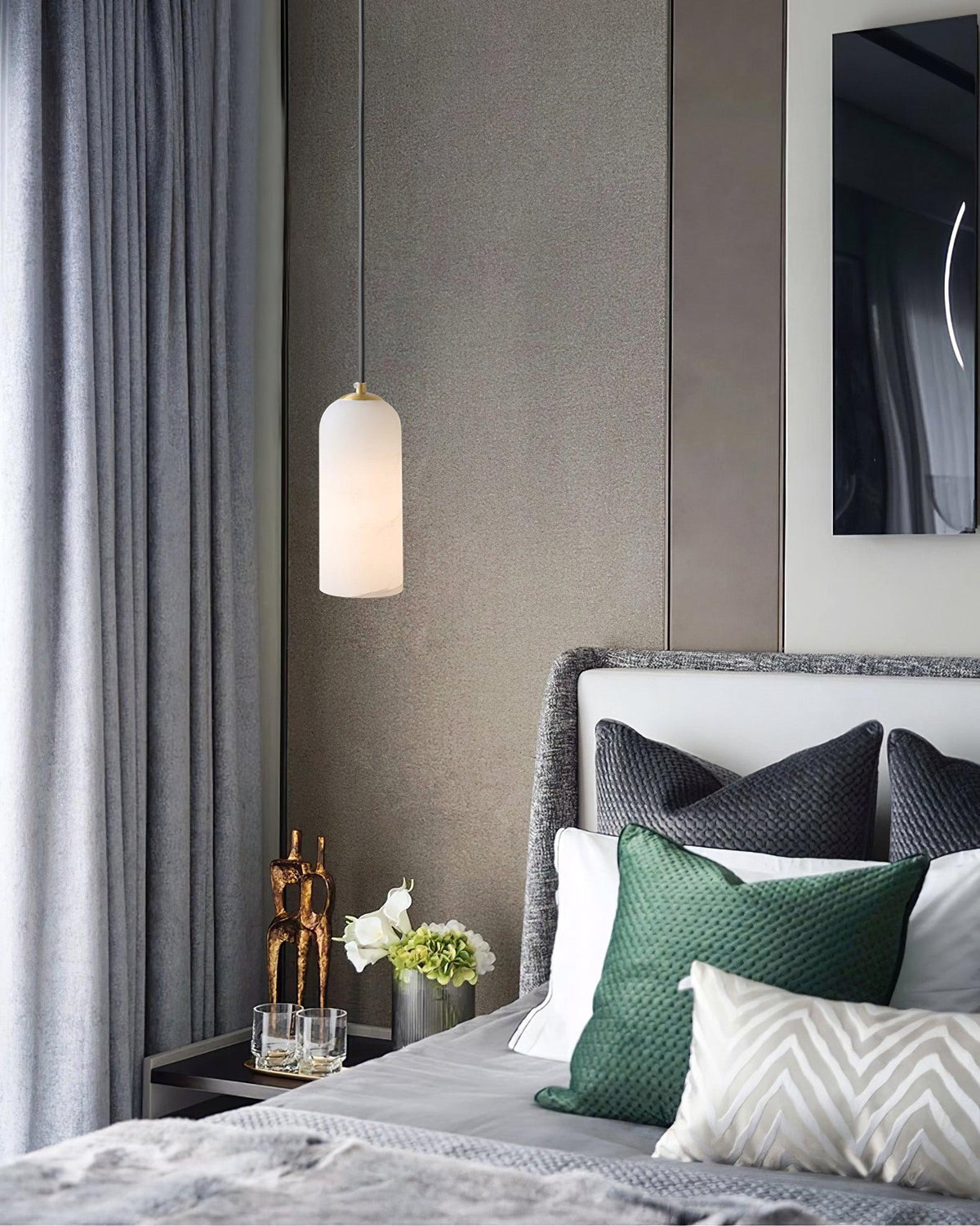 Nivenira Cylindrical Alabaster Pendant Light