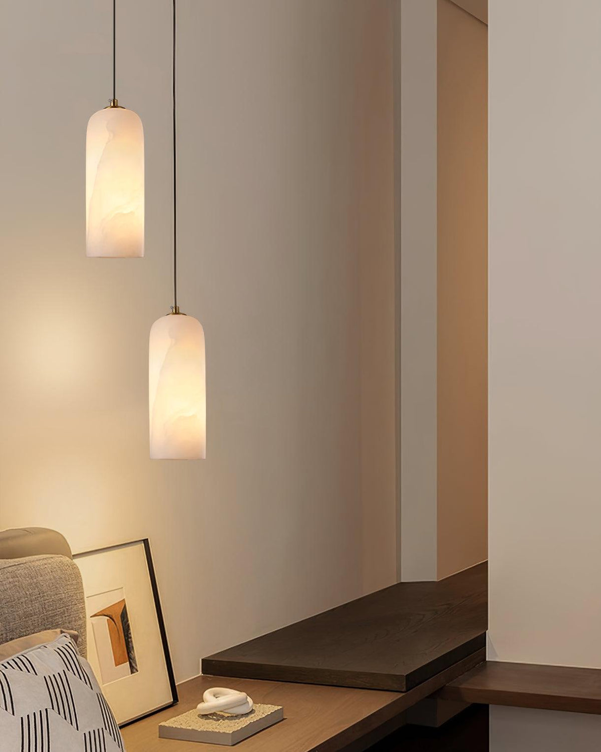Nivenira Cylindrical Alabaster Pendant Light