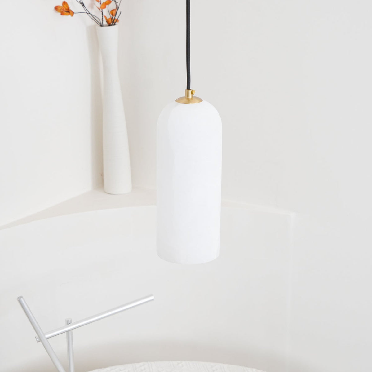Nivenira Cylindrical Alabaster Pendant Light