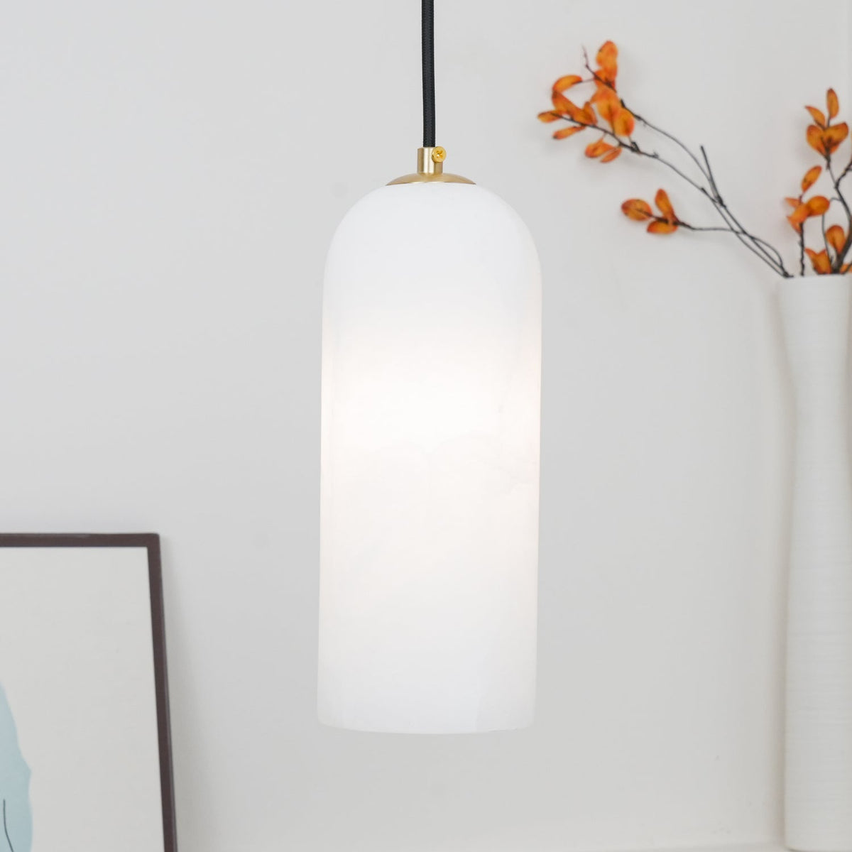 Nivenira Cylindrical Alabaster Pendant Light