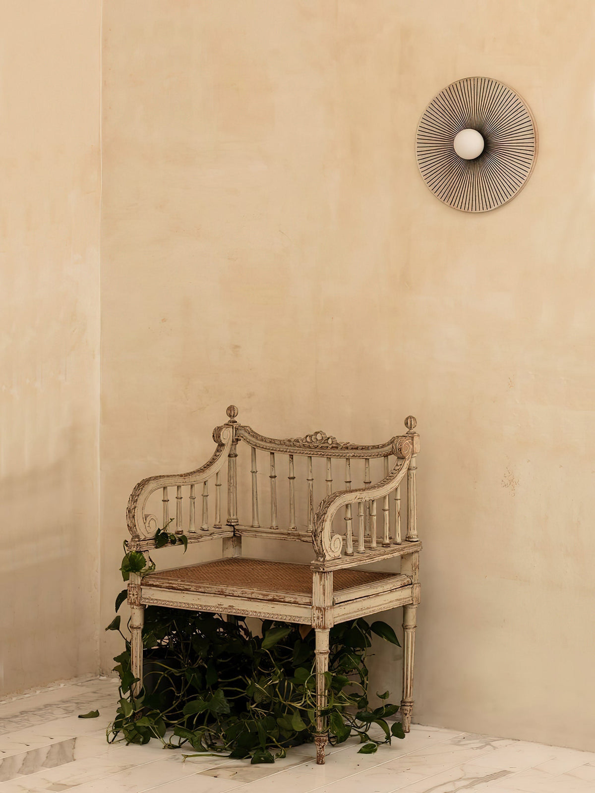 Celaelle Resin Glass Wall Lamp