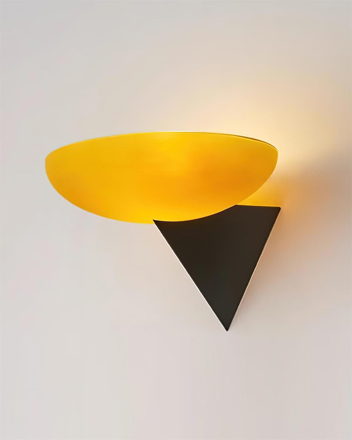 Renuora Wall Lamp