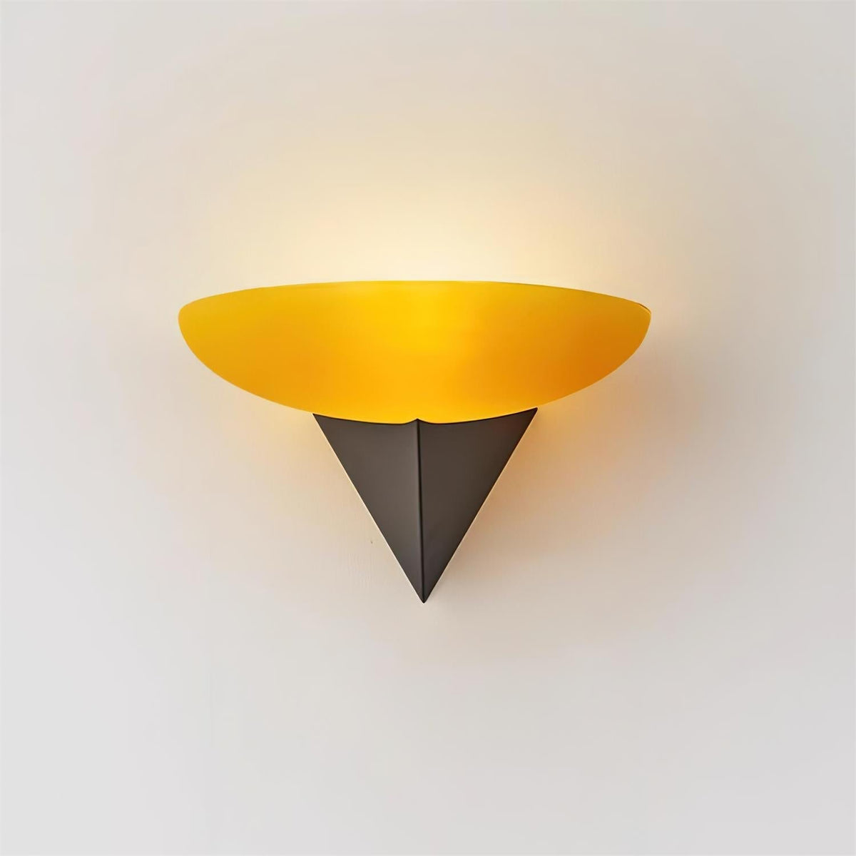 Renuora Wall Lamp