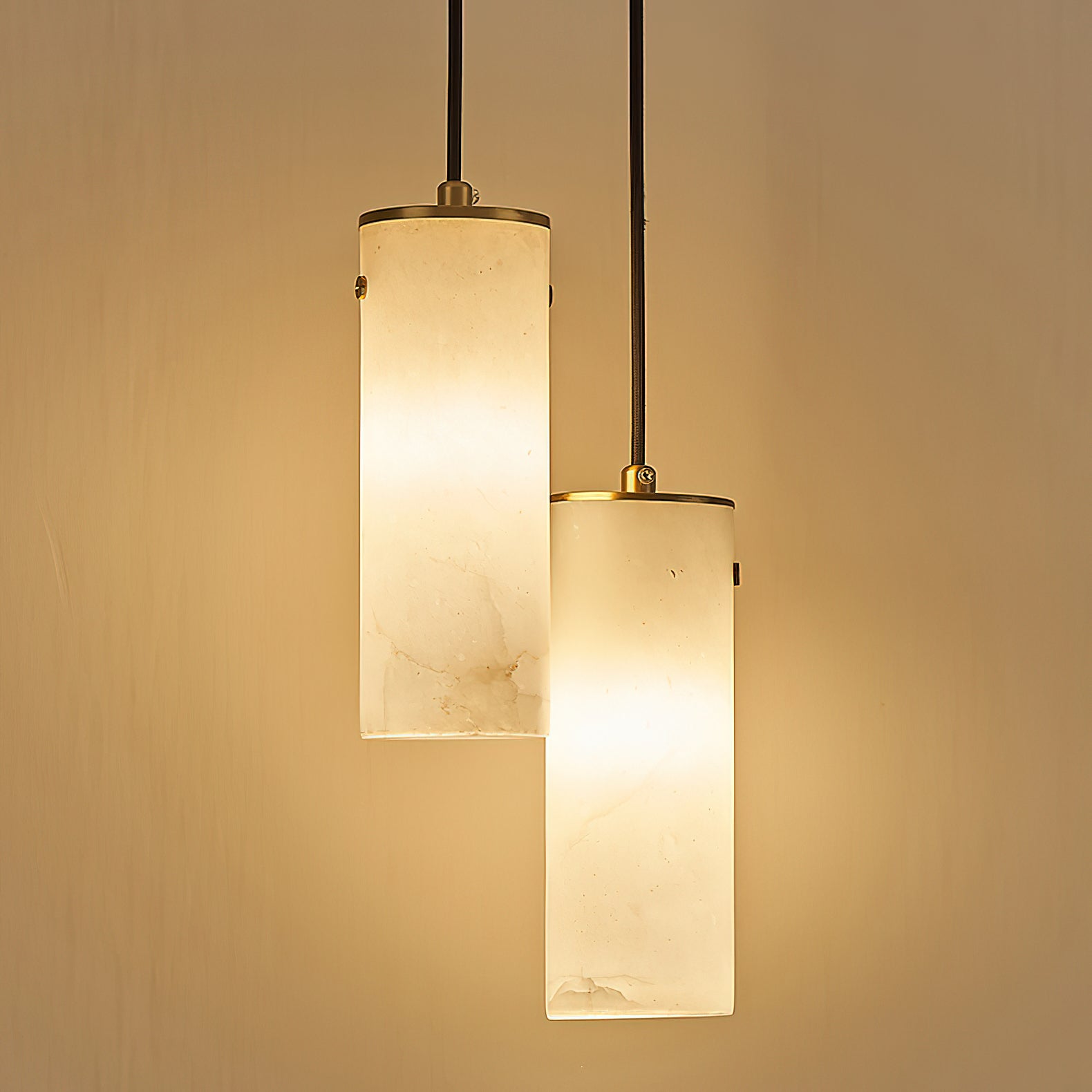 Lyvina Vertical Alabaster Pendant Light