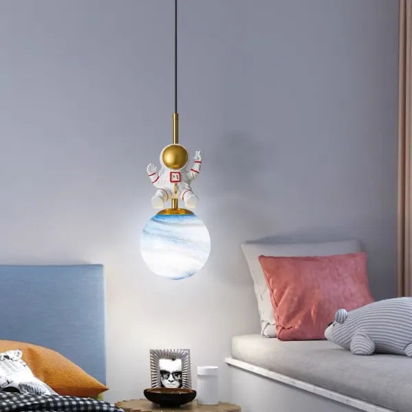 Pupirok Pendant Light, 2 Style Astronaut